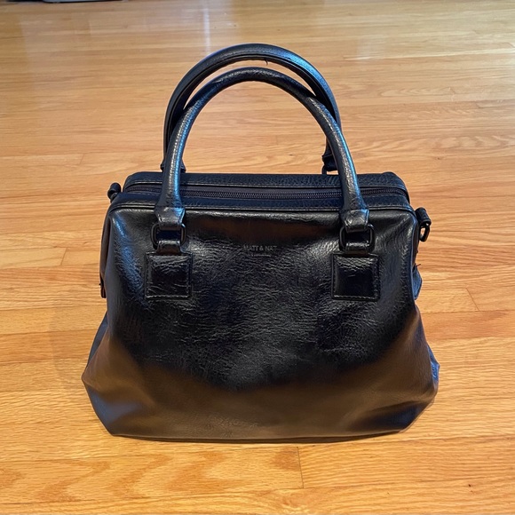 Matt & Nat Black Vegan Shoulder or Crossbody Handbag. - Picture 2 of 16
